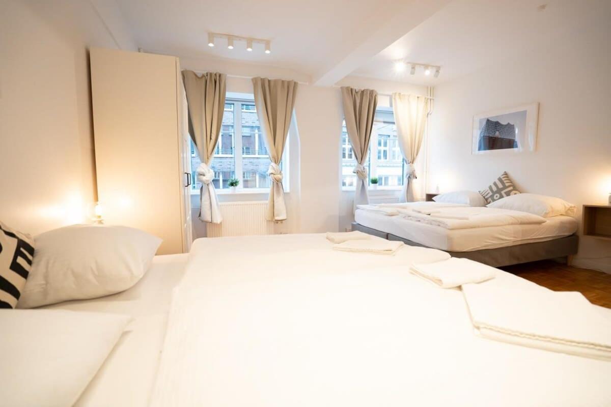Living In Hamburg City Center Bagian luar foto