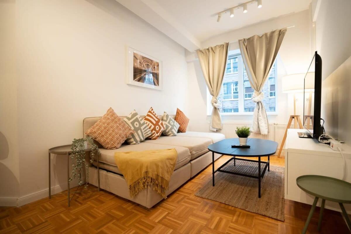 Living In Hamburg City Center Bagian luar foto