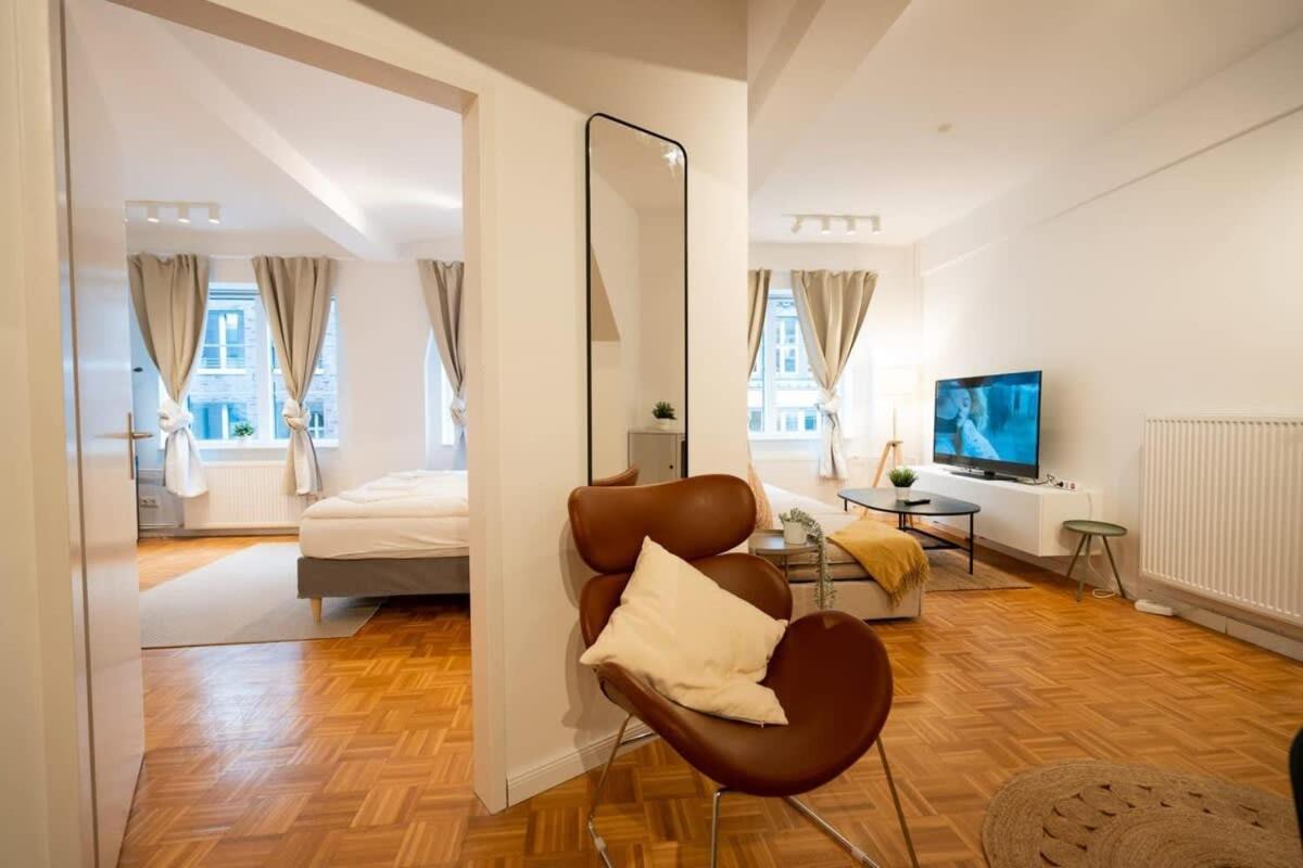 Living In Hamburg City Center Bagian luar foto