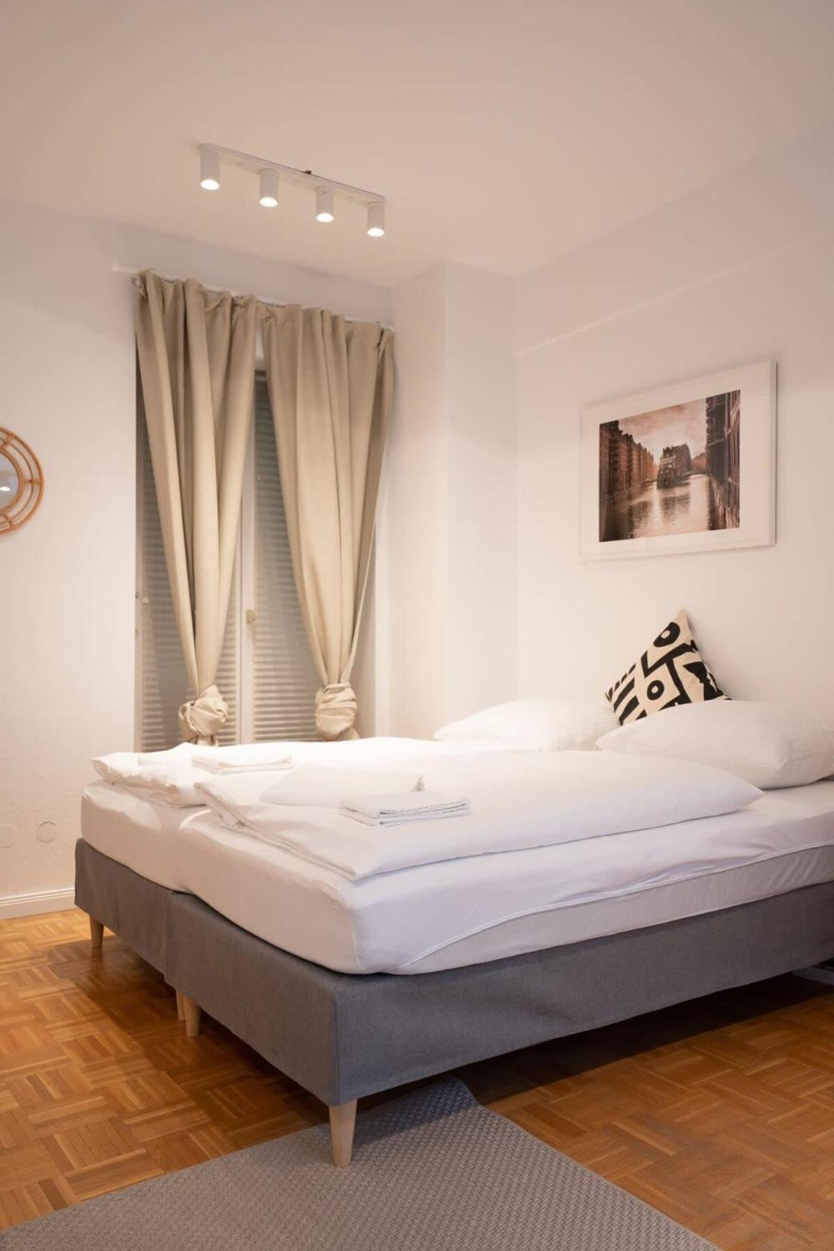 Living In Hamburg City Center Bagian luar foto